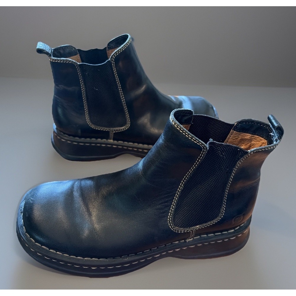 Born Round Toe Chelsea Boot Black Leather Sz 8/39 Wmn Goth, Dark Academia